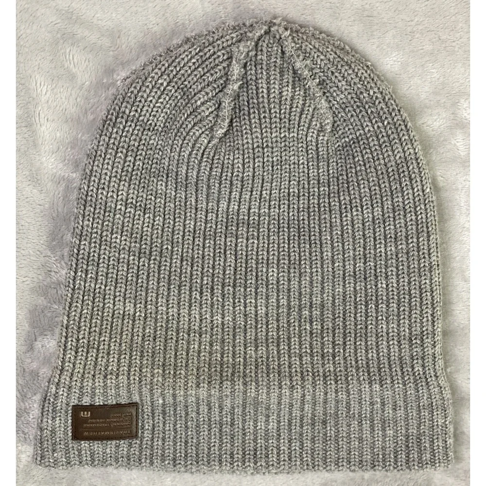 Travis Mathew Beanie Hat Mens OS Heather Grey 1MV356 Ribbed Knit Leather Patch